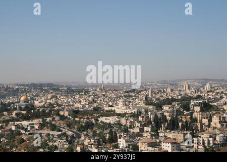 Weitwinkelblick auf Jerusalem mit historischen Wahrzeichen Stockfoto