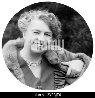 Anna Eleanor Roosevelt (1884–1962), amerikanische Politikfigur, Diplomatin und Aktivistin am längsten dienende First Lady of the United States 1933-1945 als Ehefrau des 32. Präsidenten Franklin D Roosevelt, Porträtfoto um 1945 Stockfoto