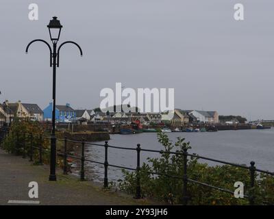 Westküste Schottlands: Blick auf den Hafen und die Küste in der kleinen Stadt Irvine in Ayrshire. Stockfoto
