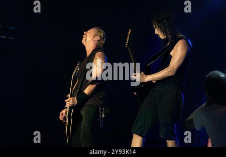 Imola Italien 14.06.2003: James Hetfield und Kirk Hammett Gitarristen der Metallica Band während des Live-Konzerts beim Heineken Jammin Festival 2003 Stockfoto