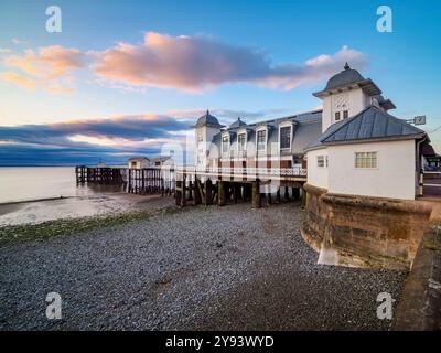 Penarth Pier at Dawn, Penarth, Vale of Glamorgan, Wales, Vereinigtes Königreich, Europa Stockfoto