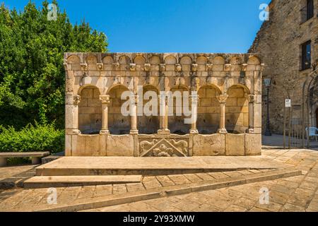 Fontana Fraterna (Brüderlicher Brunnen), Piazza Giosue Carducci, Isernia, Molise, Italien, Europa Stockfoto