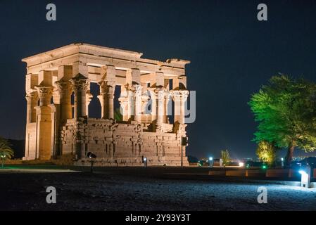 Ton- und Lichtshow im Tempel von Philae, Trajan's Kiosk, UNESCO-Weltkulturerbe, Agilkia Island, Assuan, Ägypten, Nordafrika, Afrika Stockfoto