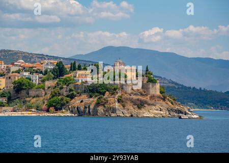 Blick auf Kavala von der Fähre, Dimos Kavalas, Ostmakedonien und Thrakien, Golf von Thasos, Golf von Kavala, Thrakische See, Griechenland, Europa Stockfoto