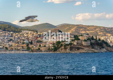 Blick auf Kavala von der Fähre, Kavala, Dimos Kavalas, Ostmakedonien und Thrakien, Golf von Thasos, Golf von Kavala, Griechenland, Europa Stockfoto