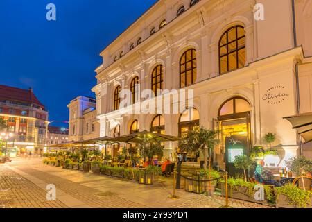 Blick auf Grand Central Hotel und Restaurant in der Abenddämmerung, Oslo, Norwegen, Skandinavien, Europa Stockfoto