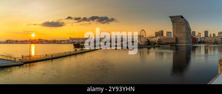 Blick auf das Munch Museum und die Skyline der Stadt bei Sonnenuntergang, Oslo, Norwegen, Skandinavien, Europa Stockfoto