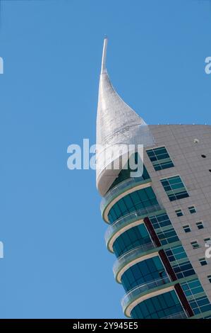 Torres São Rafael und São Gabriel, moderne Wolkenkratzer im Parque das Nacoes-Viertel von Lissabon, Portugal Stockfoto