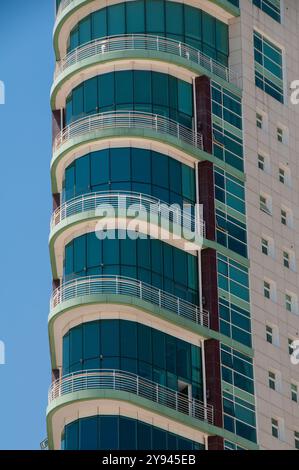 Torres São Rafael und São Gabriel, moderne Wolkenkratzer im Parque das Nacoes von Lissabon, Portugalbuilding Stockfoto