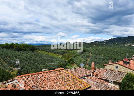 Vinci, Italien. September 2024. Ein Panoramablick auf das Dorf Vinci, dem Geburtsort von Leonarda da Vinci. Hochwertige Fotos Stockfoto