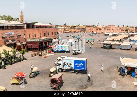 Platz Jemaa el Fna in Marrakesch. Lieferzeiten Stockfoto