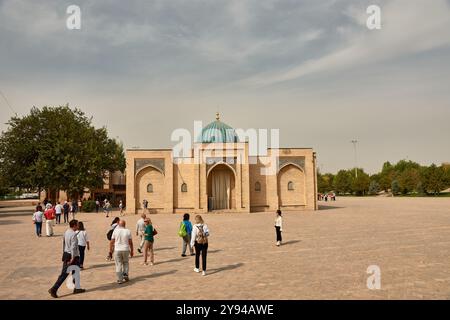 Taschkent, Usbekistan;16. September 2024;die eindrucksvolle Architektur der MuYi Muborak Madrasah, Heimat des Moyie Mubarek Library Museum in Ta Stockfoto