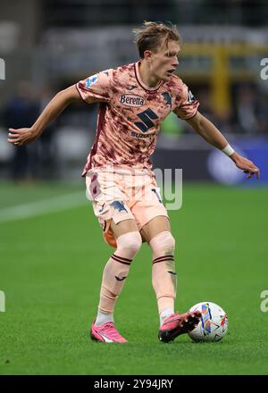 Mailand, Italien. Oktober 2024. Marcus Pedersen vom FC Turin während des Spiels der Serie A bei Giuseppe Meazza, Mailand. Der Bildnachweis sollte lauten: Jonathan Moscrop/Sportimage Credit: Sportimage Ltd/Alamy Live News Stockfoto