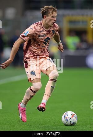 Mailand, Italien. Oktober 2024. Marcus Pedersen vom FC Turin während des Spiels der Serie A bei Giuseppe Meazza, Mailand. Der Bildnachweis sollte lauten: Jonathan Moscrop/Sportimage Credit: Sportimage Ltd/Alamy Live News Stockfoto