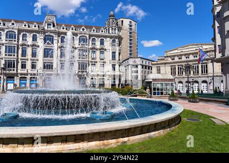 Brunnen, Escandalera-Platz, Campoamor-Theater, Oviedo, Asturien, Spanien Stockfoto