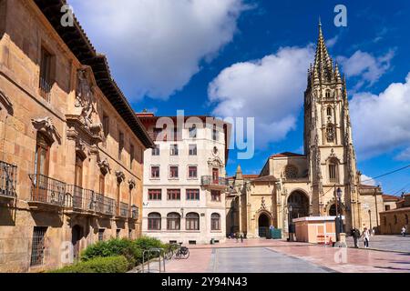 Palacio de Valdecarzana-Heredia, Plaza Alfonso II El Casto, Kathedrale, Oviedo, Asturien, Spanien Stockfoto