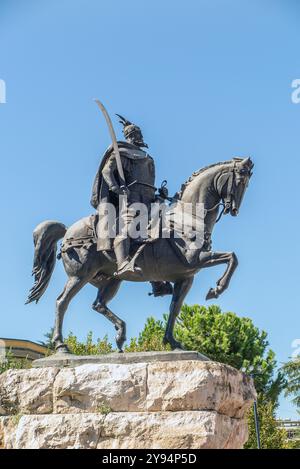 Skanderbeg-Platz mit Denkmal für Skanderbeg, richtiger Name George Castriot, 1405–1468. Stockfoto