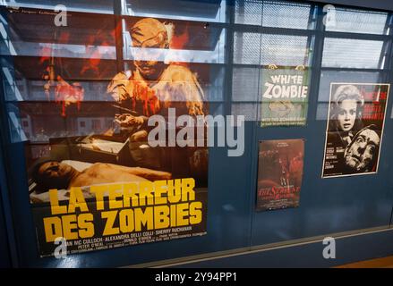 AUSSTELLUNG ZOMBIES TOD IST NICHT DAS ENDE? QUAI BRANLY MUSEUM PARIS Stockfoto