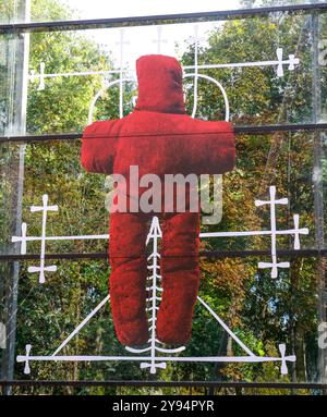 AUSSTELLUNG ZOMBIES TOD IST NICHT DAS ENDE? QUAI BRANLY MUSEUM PARIS Stockfoto