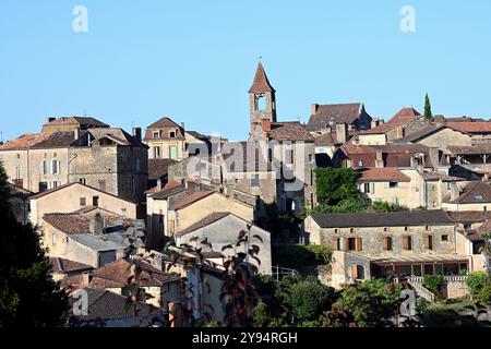 Überblick über die Stadt Belves in der Region Perigord Noir/Dordogne in Frankreich. Es wurde an der Stelle eines gallo-römischen Castrum (Festung) errichtet. Stockfoto