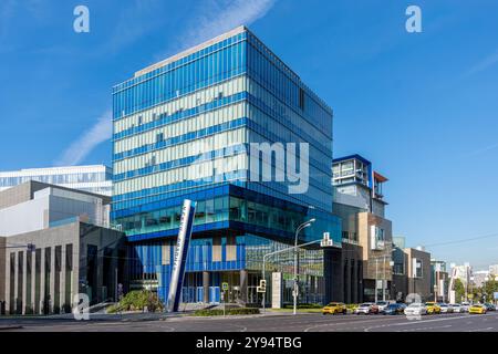 Außenansicht des Kuntsevo Plaza, einem Einkaufszentrum und Unterhaltungskomplex im Kuntsevo-Viertel im Westen Moskaus Stockfoto