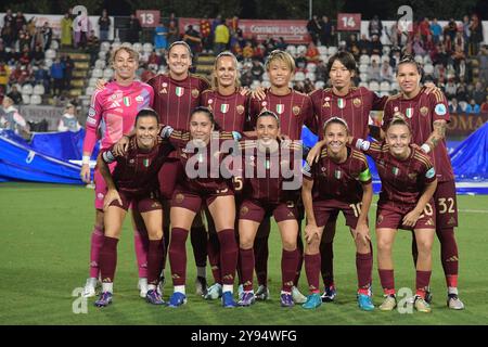 Roma, Italien. Oktober 2024. AS Roma-Team bei der UEFA Women's Champions League 2024/2025 Gruppe A zwischen AS Roma vs Wolfsburg im Tre Fontane Stadion Rom am 8. Oktober 2024. Sport - Fußball. (Foto: Fabrizio Corradetti/LaPresse) Credit: LaPresse/Alamy Live News Stockfoto