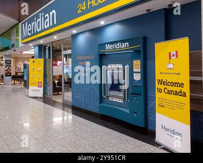 Toronto, ON, Kanada - 17. Februar 2023: Sehen Sie sich das Logo der Meridian Bank in der Innenstadt von Toronto an Stockfoto