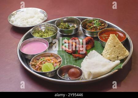 Garnelen Tawa Malvani Thali Stockfoto