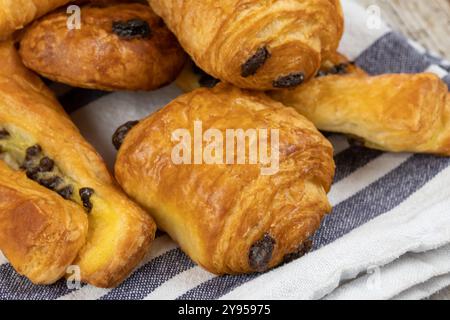 Mini-Gebäck auf einem Tisch Stockfoto