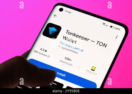 Tonkeeper - Kryptowährung Wallet für TON Blockchain mit Unterstützung für mehrere Geldbörsen und Stapelfunktion. Stafford, Vereinigtes Königreich, 8. September, Stockfoto