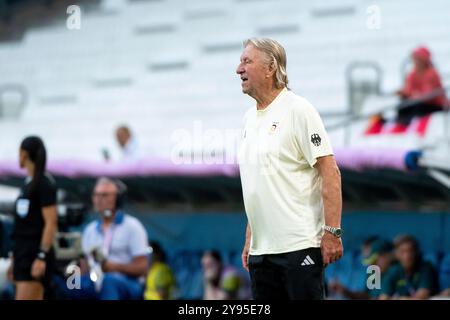 Marseille, Frankreich. Juli 2024. Horst Hrubesch (Deutschland, Trainer), FRA, Olympische Spiele Paris 2024, Fussball Frauen, Deutschland (GER) vs Australien (aus), 1. Spieltag, Gruppe B, 25.07.2024 Foto: Eibner-Pressefoto/Michael Memmler Credit: dpa/Alamy Live News Stockfoto