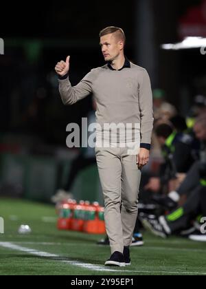 HAMILTON - FC Twente Frauentrainer Joran Pot beim UEFA Champions League-Frauenspiel zwischen Celtic FC und FC Twente am 8. Oktober 2024 im New Douglas Park in Hamilton, Schottland. ANP ROBERT PERRY Stockfoto