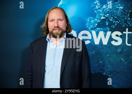 Berlin, Deutschland. Oktober 2024. Anton Hofreiter (Bündnis 90/die Grünen) besucht den Empfang bei der Newstime ProSiebenSat.1. Annette Riedl/dpa/Alamy Live News Stockfoto