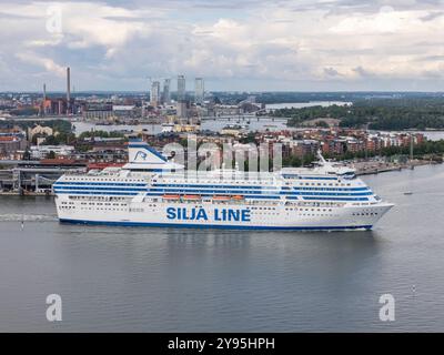 Blick auf die Hafengegend von Helsinki aus der Vogelperspektive Stockfoto