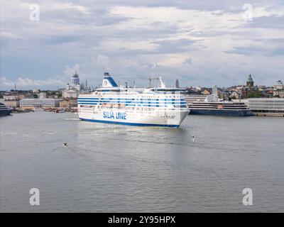 Blick auf die Hafengegend von Helsinki aus der Vogelperspektive Stockfoto