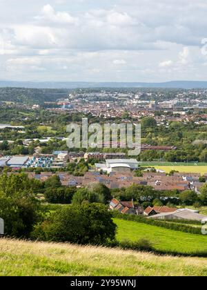 Das Stadtbild von Bristol, einschließlich Hartcliffe im Vordergrund, Southville und Clifton Beyond und die Hügel von Monmouthshire in der Ferne. Stockfoto