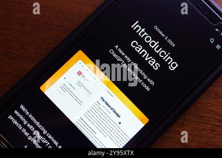 Ein Beitrag „Introducing Canvas“ von der OpenAI-Website. ChatGPT Canvas ist ein Tool, das die intuitive Erstellung und Bearbeitung von Inhalten mithilfe visueller Elemente ermöglicht Stockfoto