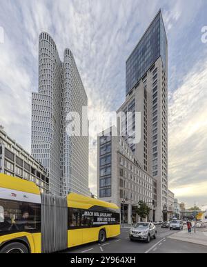 Zoofenster Berlin mit dem Upper West und dem Waldorf Astoria Gebäude. Berlin, Deutschland, Europa Stockfoto