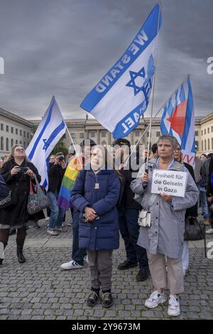 Deutschland, Berlin, 07.10.2024, Bebelplatz, Gedenken an den Hamas-Terror am 7. Oktober 2023, Europa Stockfoto