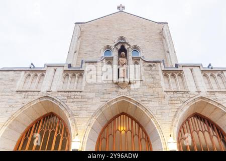 Die St. Joseph Basilika in Edmonton verbindet gotische und romanische Stile Stockfoto