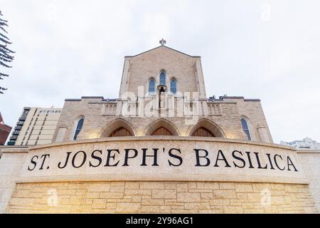 Die St. Joseph Basilika in Edmonton verbindet gotische und romanische Stile Stockfoto