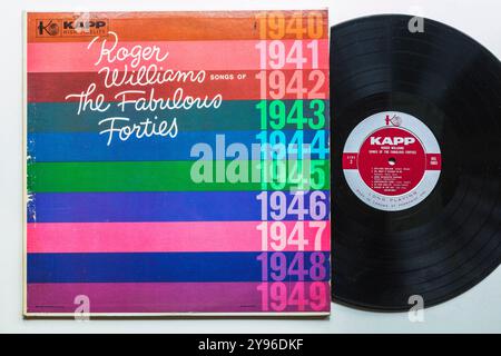 Roger Williams Songs of the Fabulous Forties 33 1/3 RPM Long Play Album Cover und Vinyl Aufnahme. Stockfoto