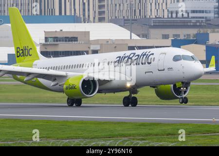 Air Baltic Airbus a220 am Flughafen Tallinn Stockfoto