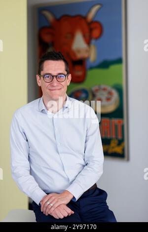 Lons-le-Saunier (Zentralfrankreich), 4. Oktober 2023: Yann Wederich, Direktor des Bel-Werks, in dem die Laughing Cow (französisch La va Stockfoto