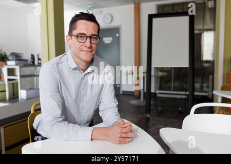 Lons-le-Saunier (Zentralfrankreich), 4. Oktober 2023: Yann Wederich, Direktor des Bel-Werks, in dem die Laughing Cow (französisch La va Stockfoto