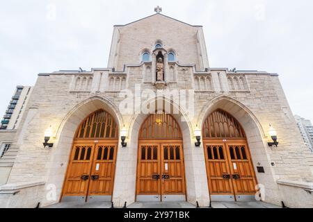 Die St. Joseph Basilika in Edmonton verbindet gotische und romanische Stile Stockfoto