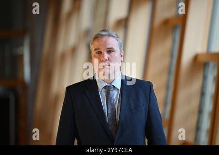 Edinburgh Schottland, Vereinigtes Königreich 08. Oktober 2024. Minister für Beschäftigung und Investitionen Tom Arthur MSP im schottischen Parlament. Credit sst/alamy Live News Stockfoto