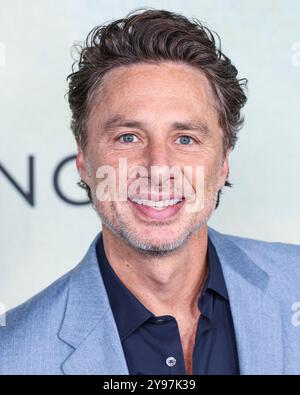 West Hollywood, Usa. Oktober 2024. WEST HOLLYWOOD, LOS ANGELES, KALIFORNIEN, USA - 08. OKTOBER: Zach Braff kommt zur Weltpremiere der „Shrinking“-Staffel 2 der Apple TV-Serie, die am 8. Oktober 2024 im Pacific Design Center in West Hollywood, Los Angeles, Kalifornien, USA stattfindet. (Foto: Xavier Collin/Image Press Agency) Credit: Image Press Agency/Alamy Live News Stockfoto