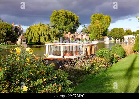 Vom Compleat Angler Hotel über die Themse in Marlow, Buckinghamshire, England, Großbritannien Stockfoto