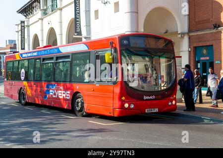 Ipswich Reds Route 66 Volvo B7RLE Wright Eclipse Urban Bus, Felixstowe Flyers, Stadtzentrum von Ipswich, Suffolk, England, Großbritannien Stockfoto